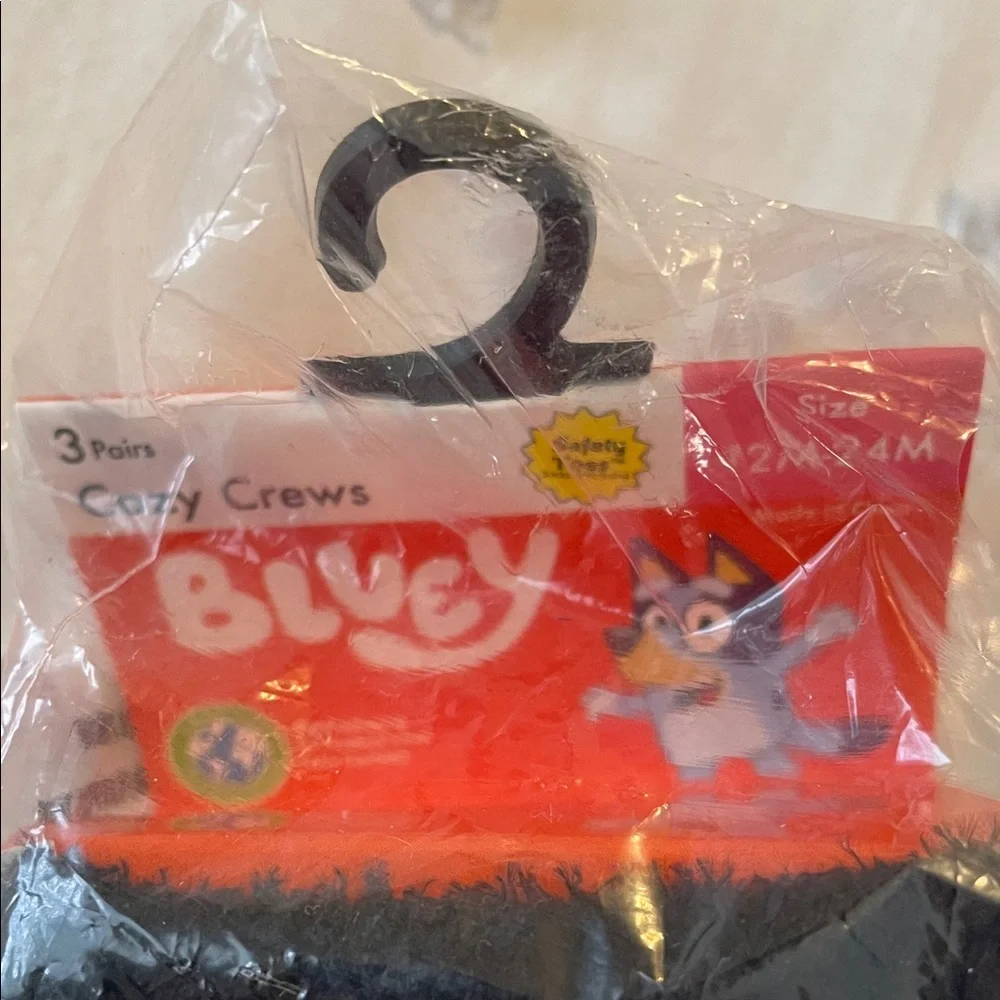 Disney Glow-in-the-Dark Socks - Bluey and Minnie mouse Black Purple nwt 6 pairs